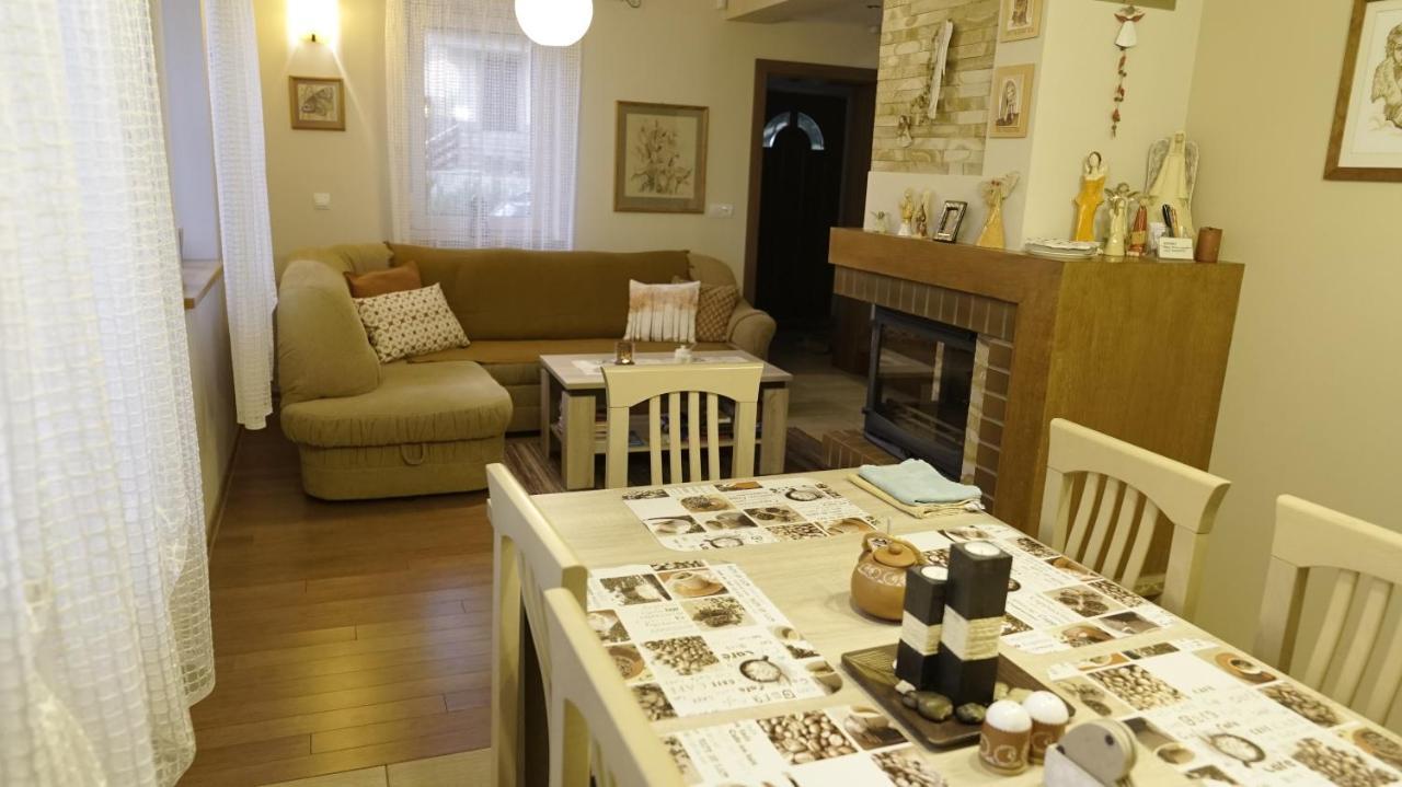Miodowe Zacisze Holiday home *